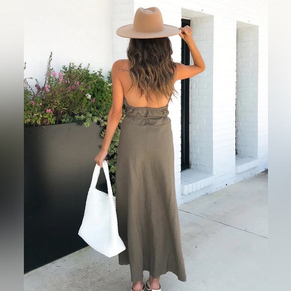 Stitch and feather backless halter dress size large - Picture 2 of 4